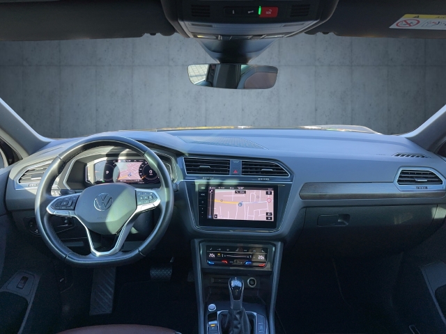 VW - Tiguan 2.0 TDI Elegance 4Motion DSG HUD StandHZG AHK-klappbar Navi Leder Digitales Cockpit_12