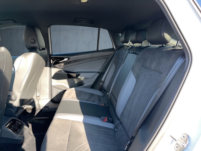 VW - ID.5 Pro IQ LIGHT ACC AREA VIEW AHK SHZ PDC_13