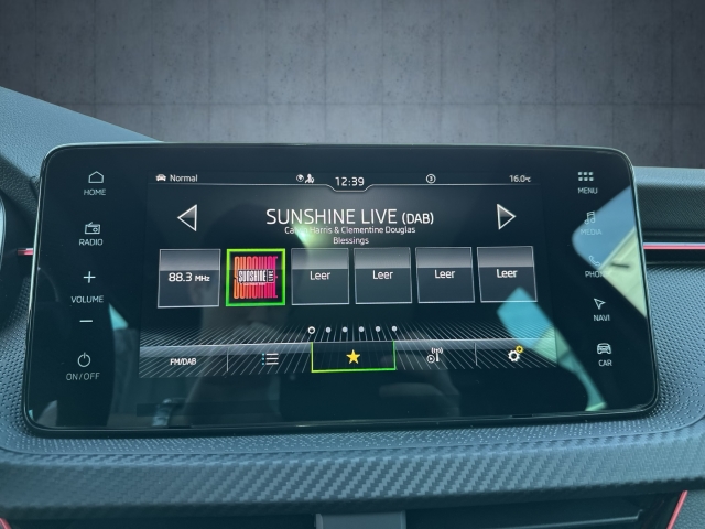 Skoda - Kamiq Monte Carlo 1,5 TSI DSG ACC MATRIX NAVI PANO AHK_15