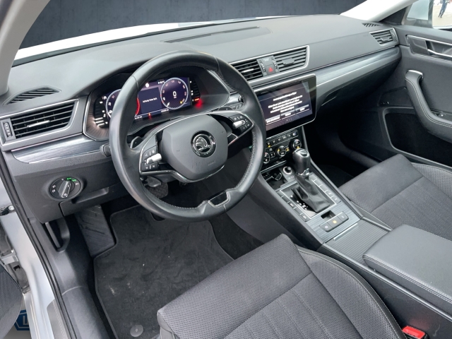 Skoda - Superb Combi Style DSG AHK ACC KAMERA MATRIX NAVI_10