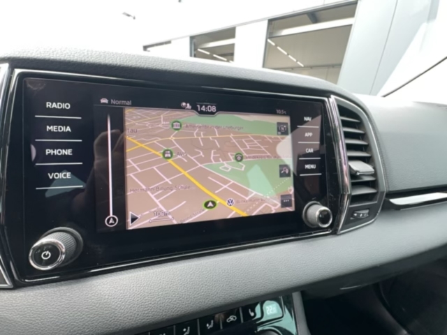 Skoda - Karoq 2.0 TDI Style 4x4 SMART LINK MATRIX AHK PDC_15