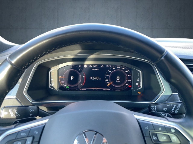 VW - Tiguan 2.0 TDI Elegance 4Motion DSG HUD StandHZG AHK-klappbar Navi Leder Digitales Cockpit_11