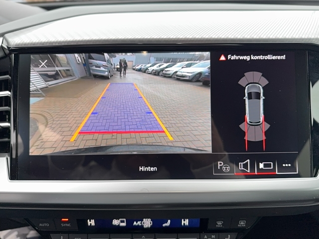 Audi - Q4 e-tron S line ACC STANDKLIMA LED NAVI KAMERA_15