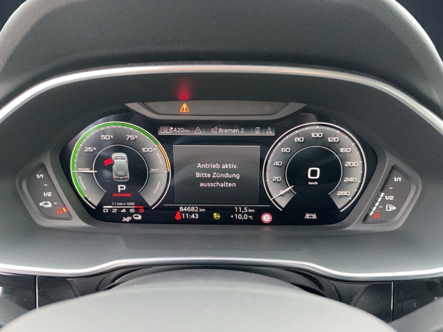 Audi - Q3 45 TFSIe S tronic AHK GRA NAVI PDC STANDKLIMA_11