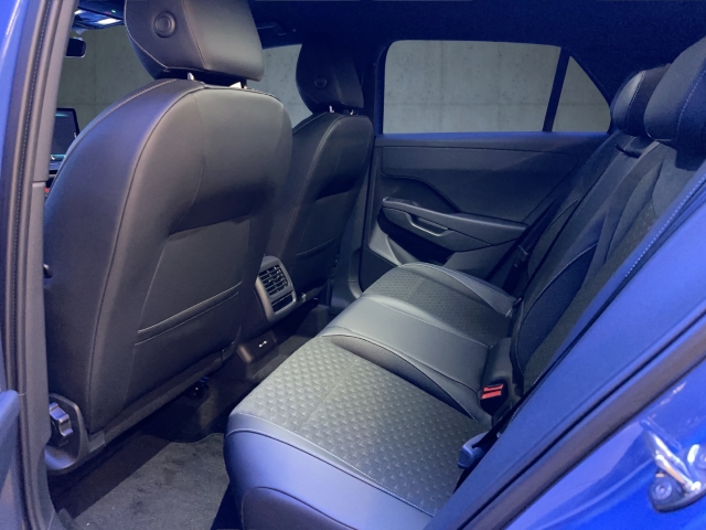 VW - T-Roc 1.5 eTSI R-Line IQ.LIGHT/DRIVE WKR_11