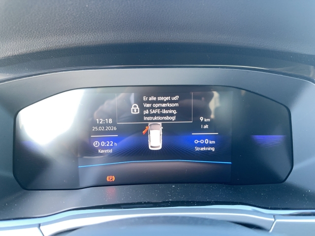 VW - Touran Comfortline 1.5TSI DSG AHK ACC LED KAMERA_11