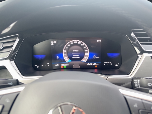 VW - Touran 2.0 TDI Comfortline DSG AHK ACC PDC NAVI_11