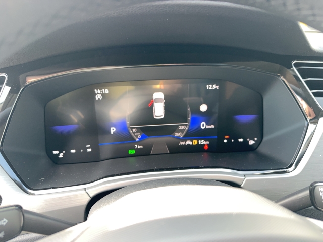 VW - Touran Comfortline 7-SITZER AHK ACC LED KAMERA_11