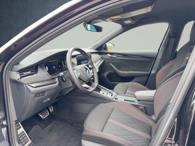 Skoda - Octavia Combi RS 2.0 TDI DSG AHK PDC MATRIX-LED_10