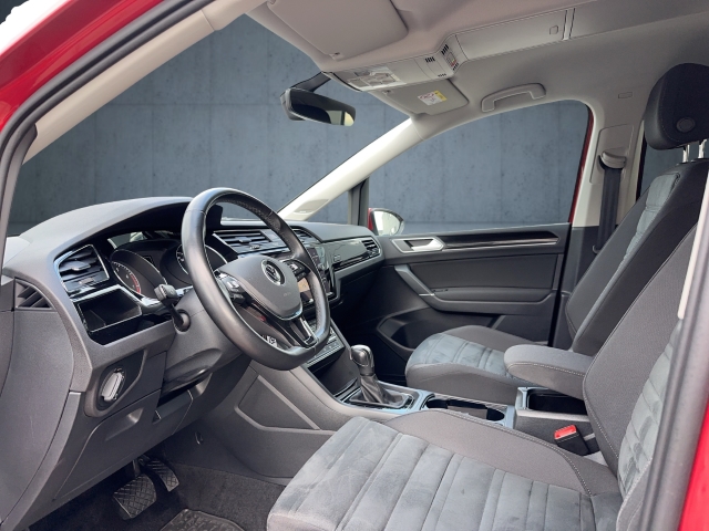 VW - Touran 1.5 TSI Highline AHK LED ACC STANDH NAVI_10