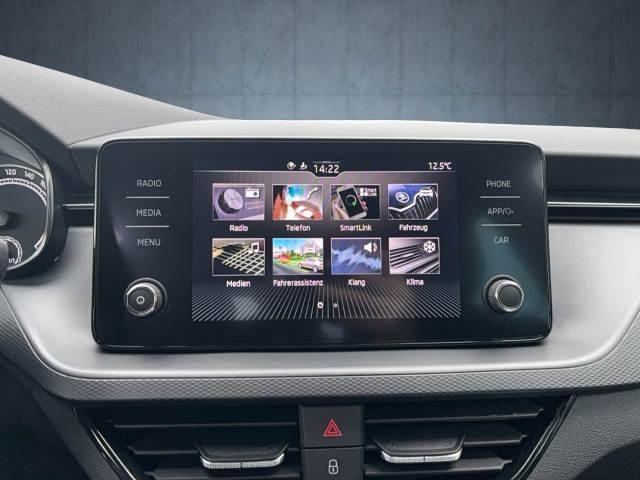Skoda - Kamiq TSI Ambition PLUS  SMART LINK LED PDC AHK_15