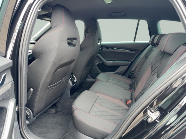 Skoda - Octavia Combi RS 2.0 TDI DSG AHK PDC MATRIX-LED_13