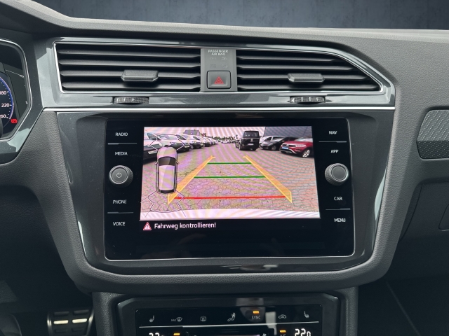 VW - Tiguan R-Line 1.5 TSI DSG ACC MATRIX NAVI KAMERA_15