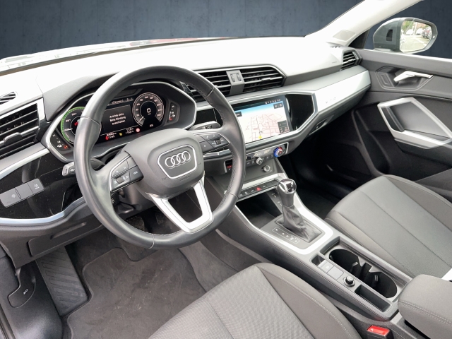 Audi - Q3 45 TFSIe S tronic AHK GRA NAVI PDC STANDKLIMA_10