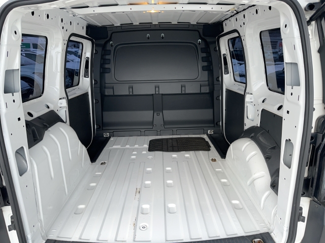 VW - Caddy Cargo KR 2.0TDI AHK PDC GRA LED KAMERA NAVI_13